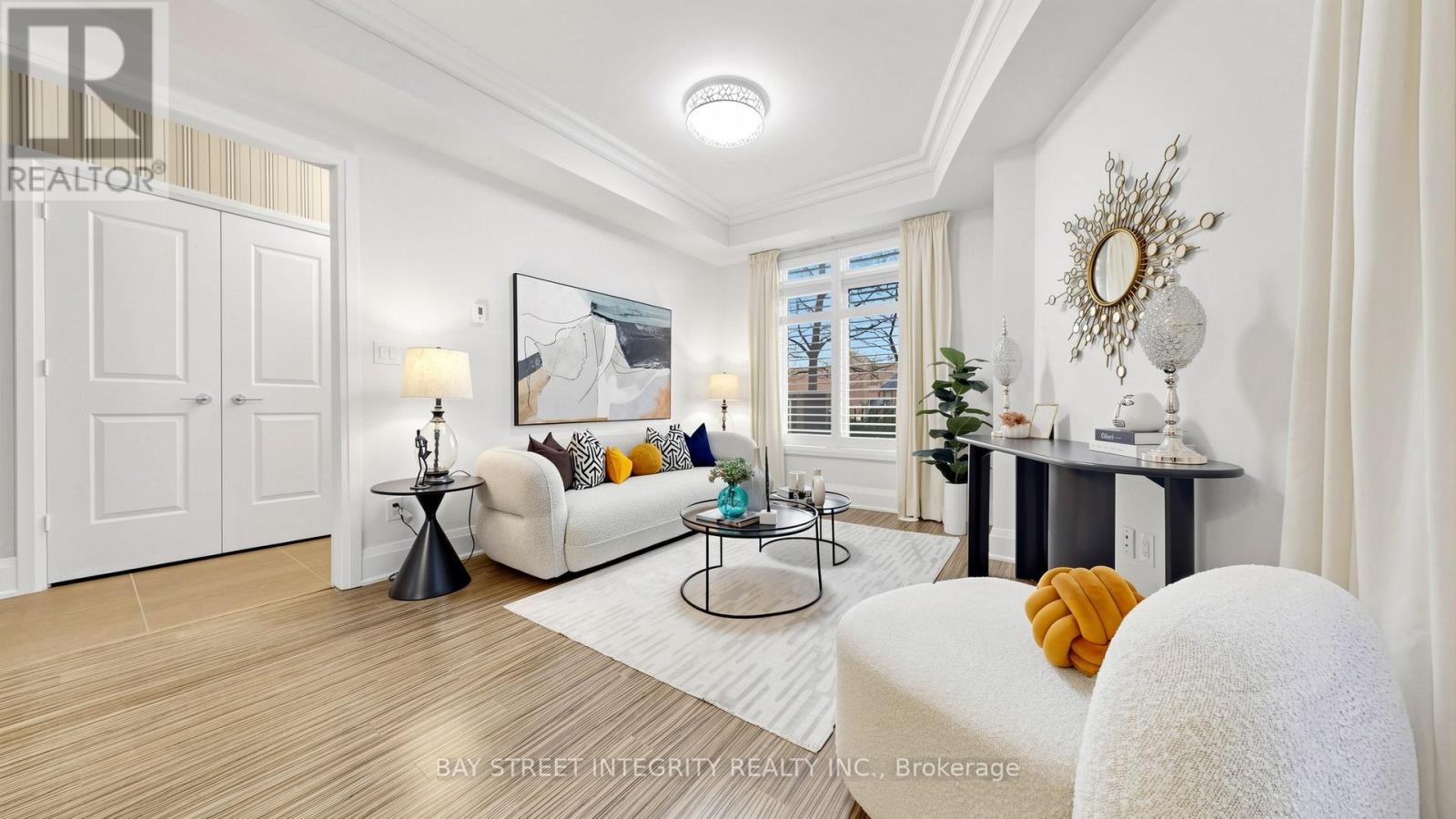 Th36 - 9 Oakburn Crescent, Toronto, Ontario  M2N 2T5 - Photo 4 - C13048460