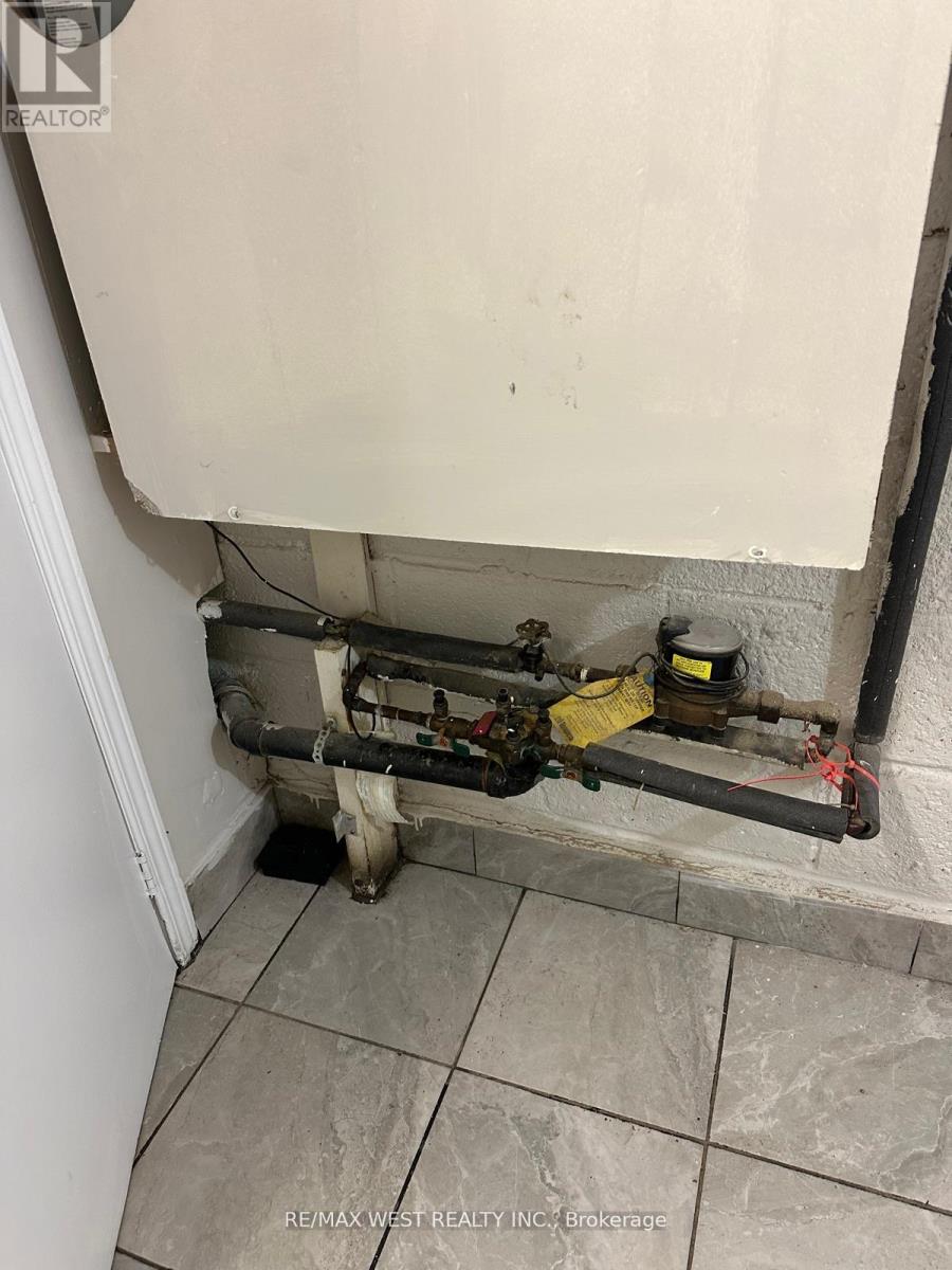 647 Bloor Street W, Toronto, Ontario  M6G 1L1 - Photo 18 - C13048498