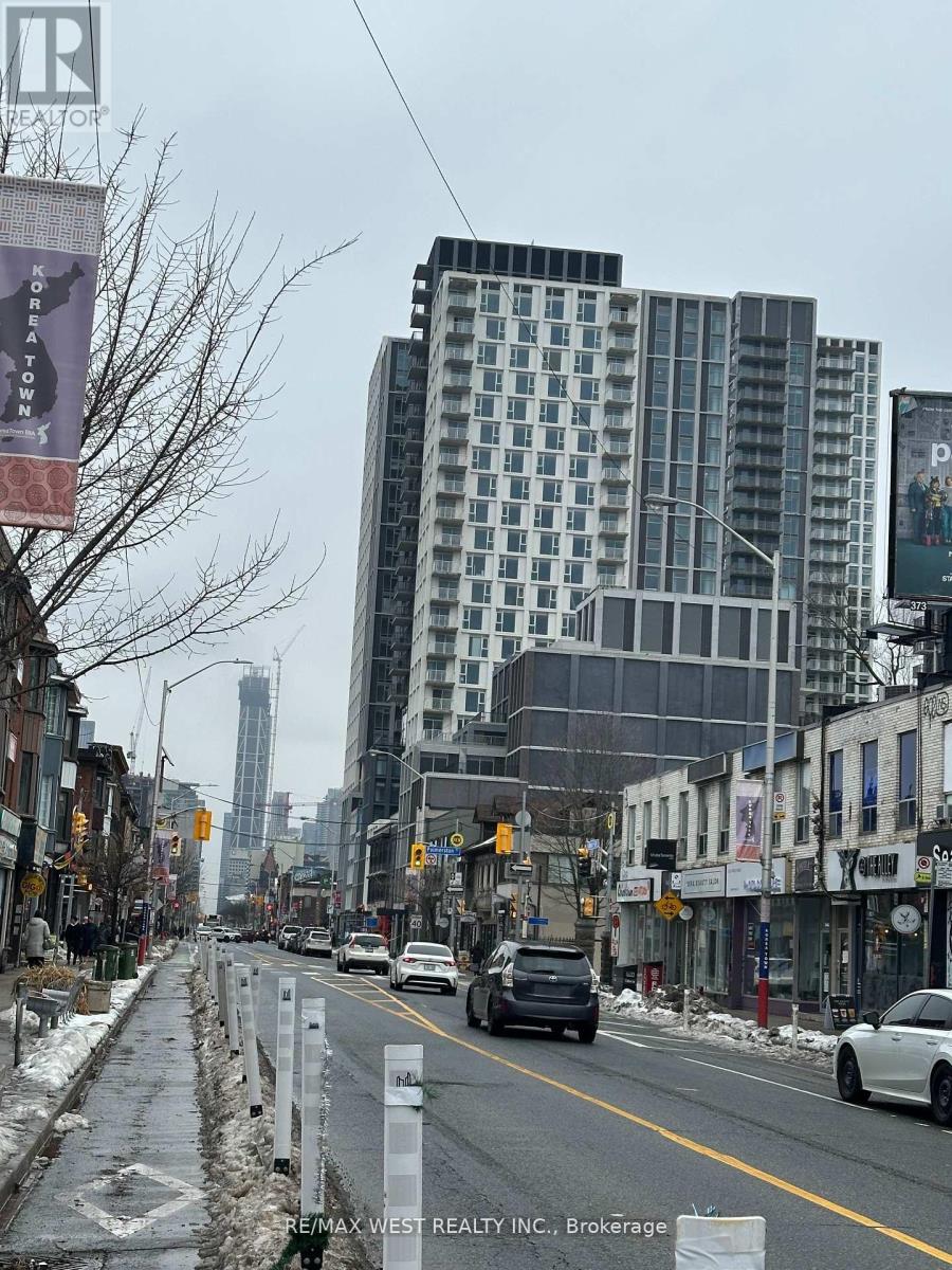 647 Bloor Street W, Toronto, Ontario  M6G 1L1 - Photo 7 - C13048498