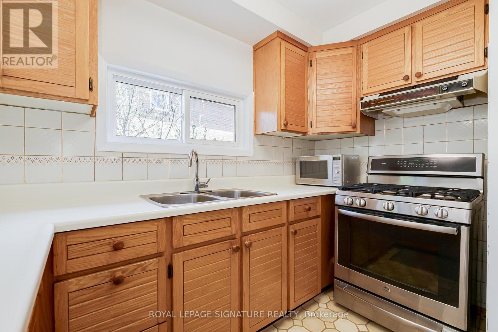 44 Harrington Crescent, Toronto, Ontario  M2M 2Y5 - Photo 13 - C13048554