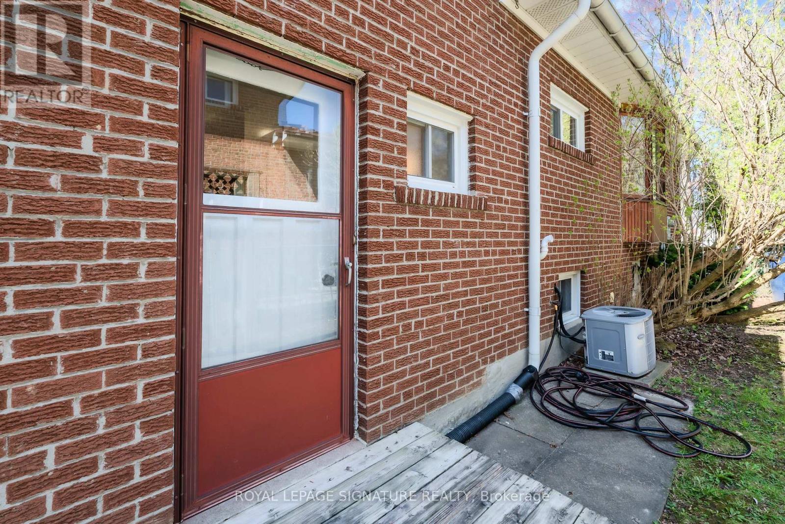 44 Harrington Crescent, Toronto, Ontario  M2M 2Y5 - Photo 47 - C13048554