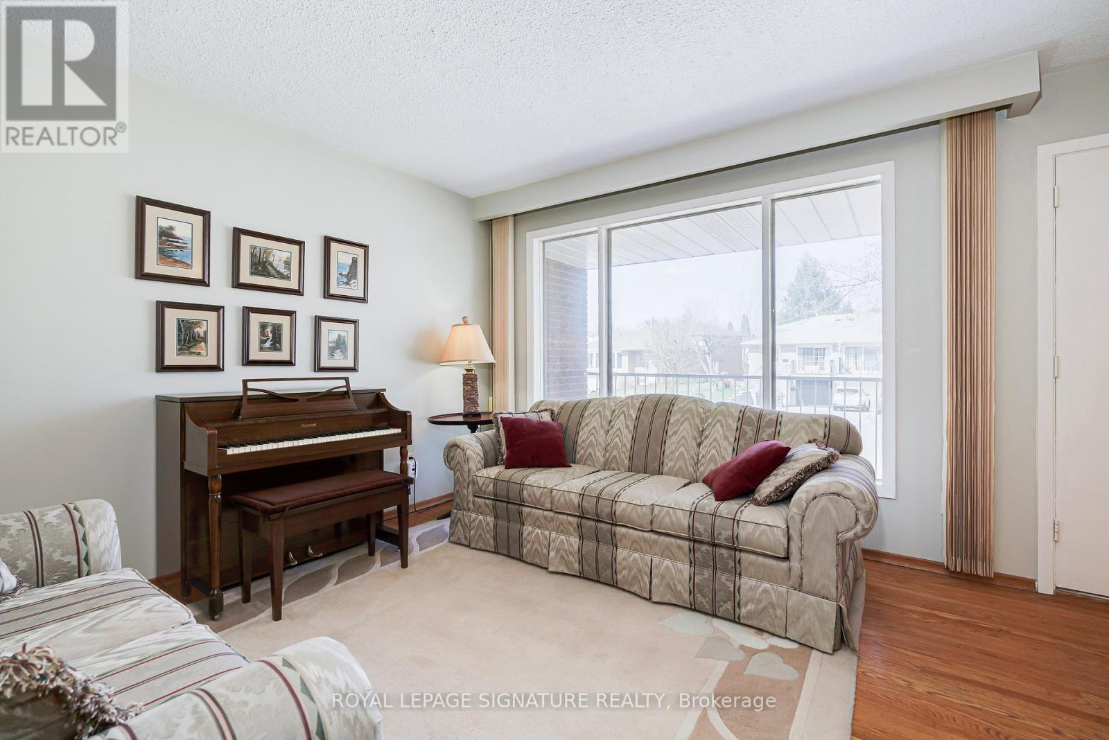 44 Harrington Crescent, Toronto, Ontario  M2M 2Y5 - Photo 8 - C13048554