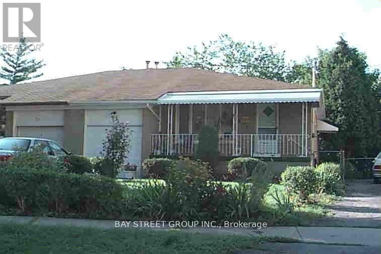 LOWER - 73 REGATTA CRESCENT, Toronto, Ontario