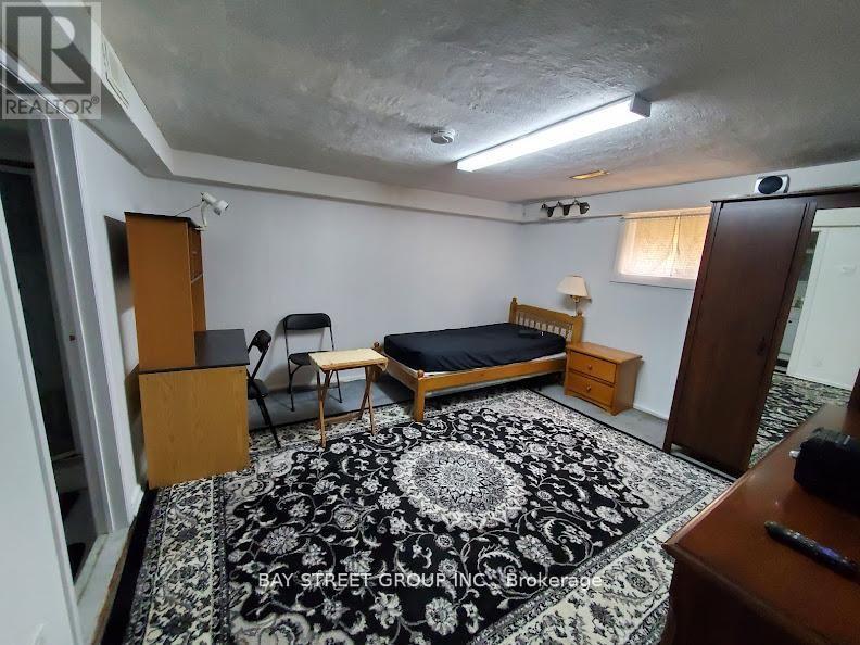 Lower - 73 Regatta Crescent, Toronto, Ontario  M2R 2X7 - Photo 2 - C13048570