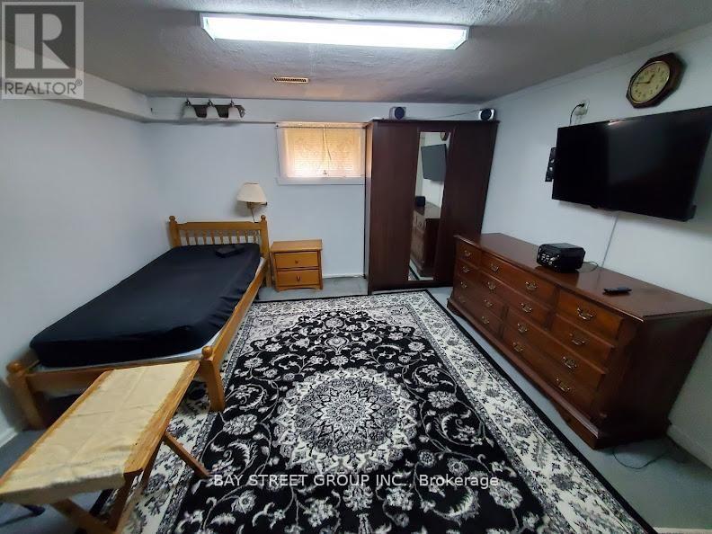 Lower - 73 Regatta Crescent, Toronto, Ontario  M2R 2X7 - Photo 3 - C13048570