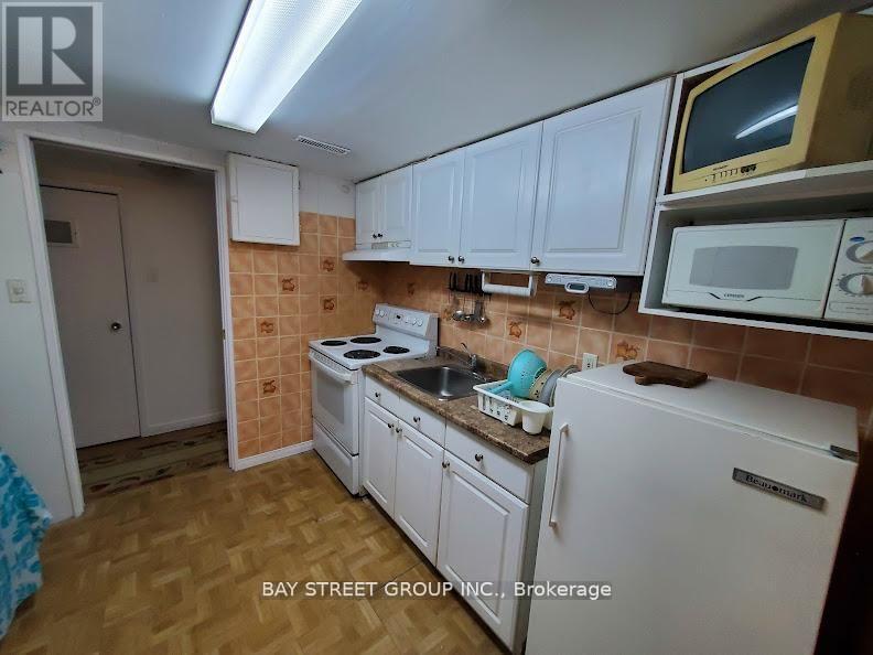 Lower - 73 Regatta Crescent, Toronto, Ontario  M2R 2X7 - Photo 6 - C13048570