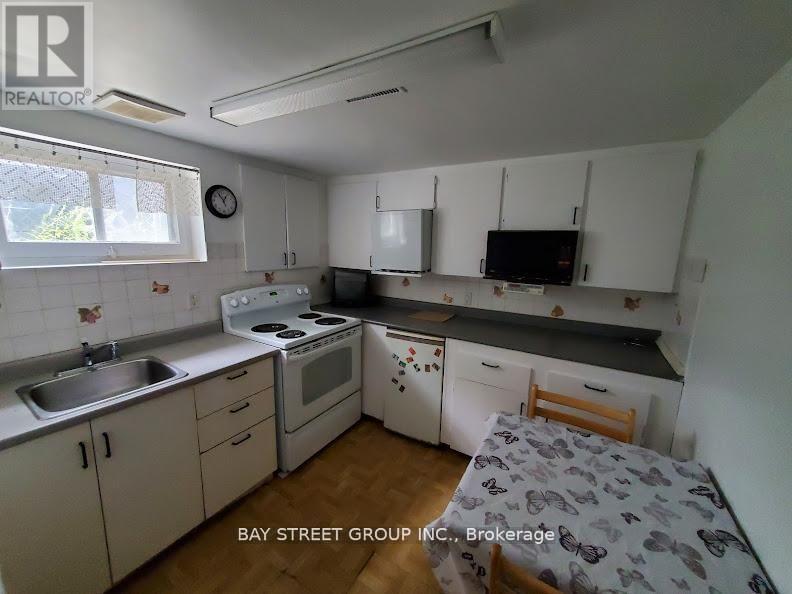 Lower - 73 Regatta Crescent, Toronto, Ontario  M2R 2X7 - Photo 8 - C13048570