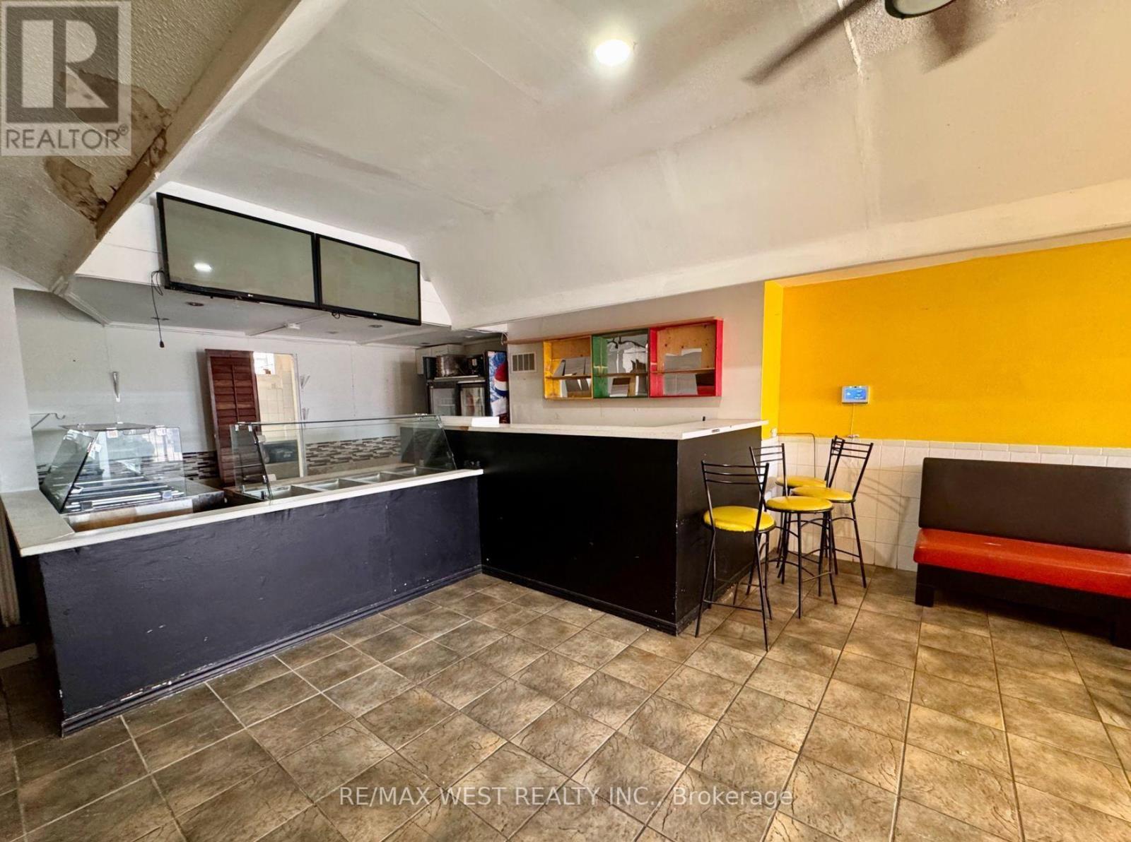 477 Oakwood Avenue, Toronto, Ontario  M6E 2W4 - Photo 3 - C13048574