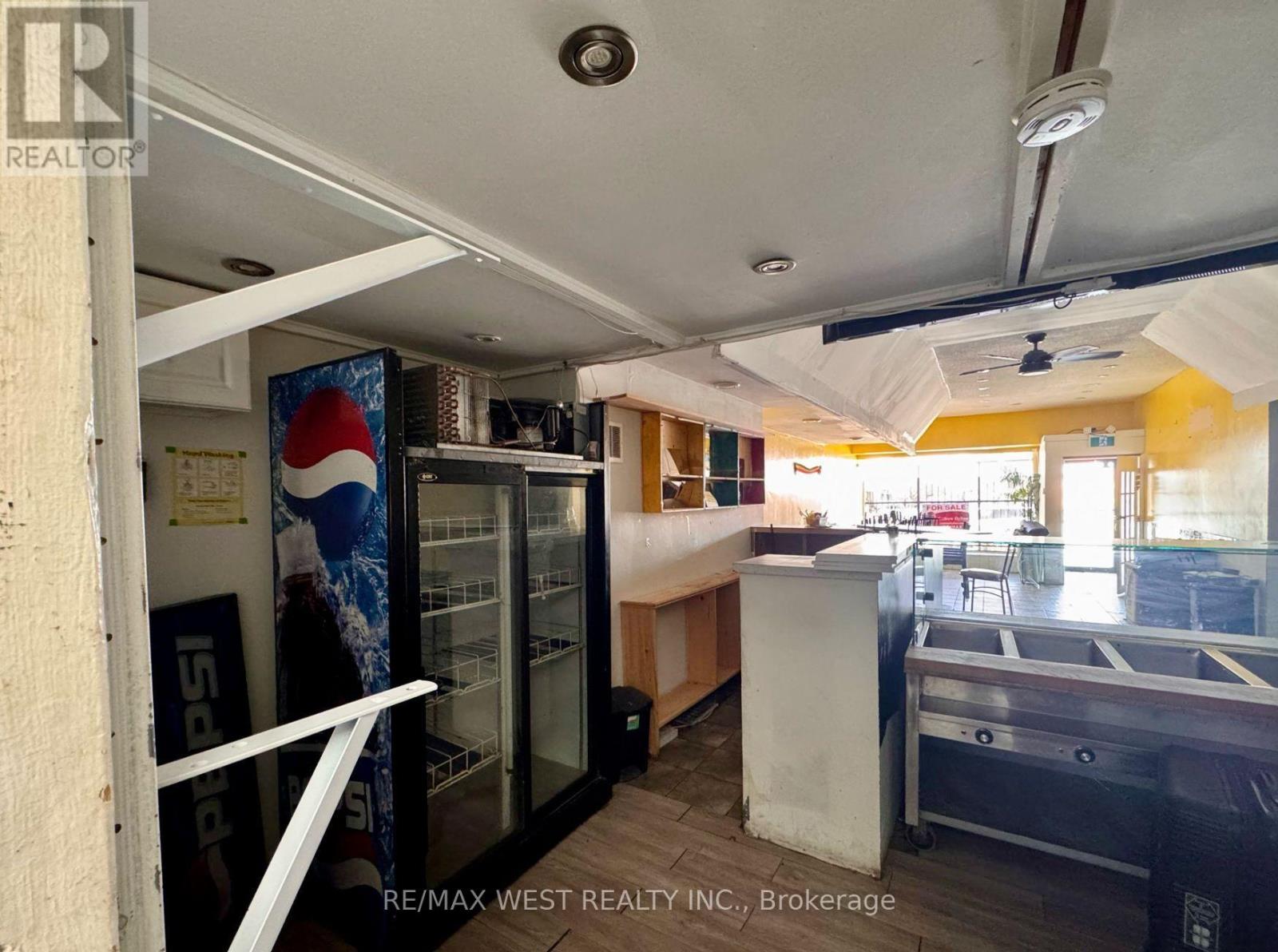 477 Oakwood Avenue, Toronto, Ontario  M6E 2W4 - Photo 5 - C13048574