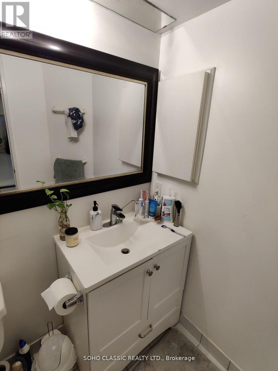 1406 - 24 Wellesley Street W, Toronto, Ontario  M4Y 2X6 - Photo 13 - C13048578