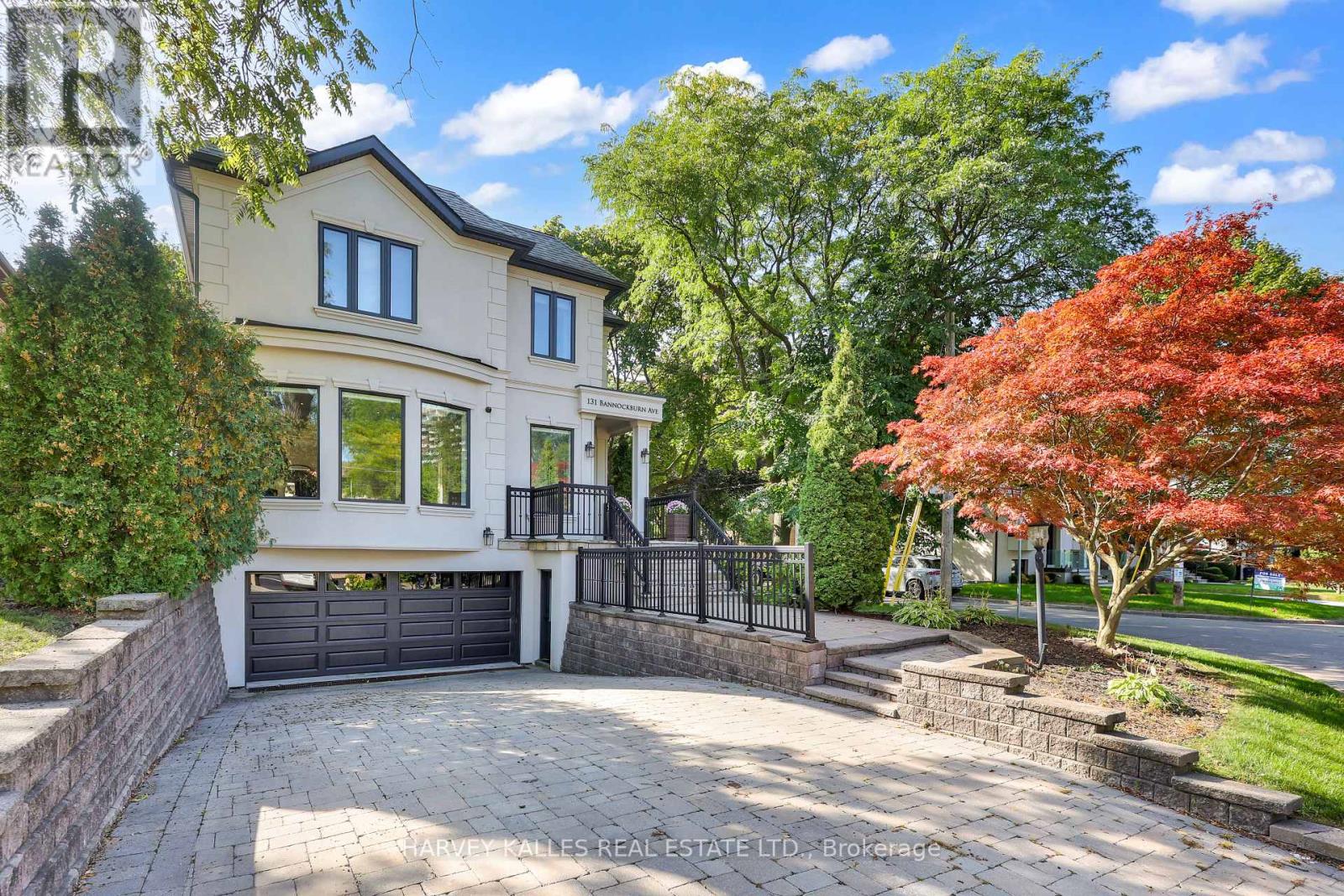 131 BANNOCKBURN AVENUE, Toronto, Ontario