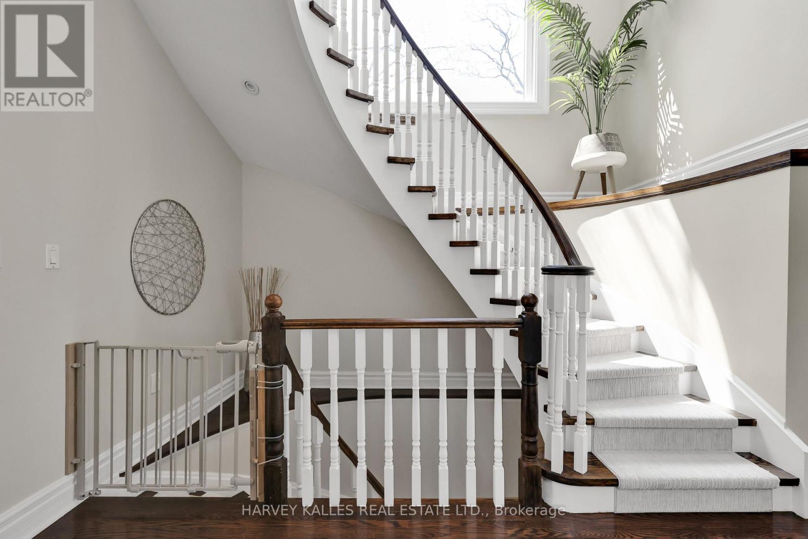 131 Bannockburn Avenue, Toronto, Ontario  M5M 2N2 - Photo 27 - C13048586