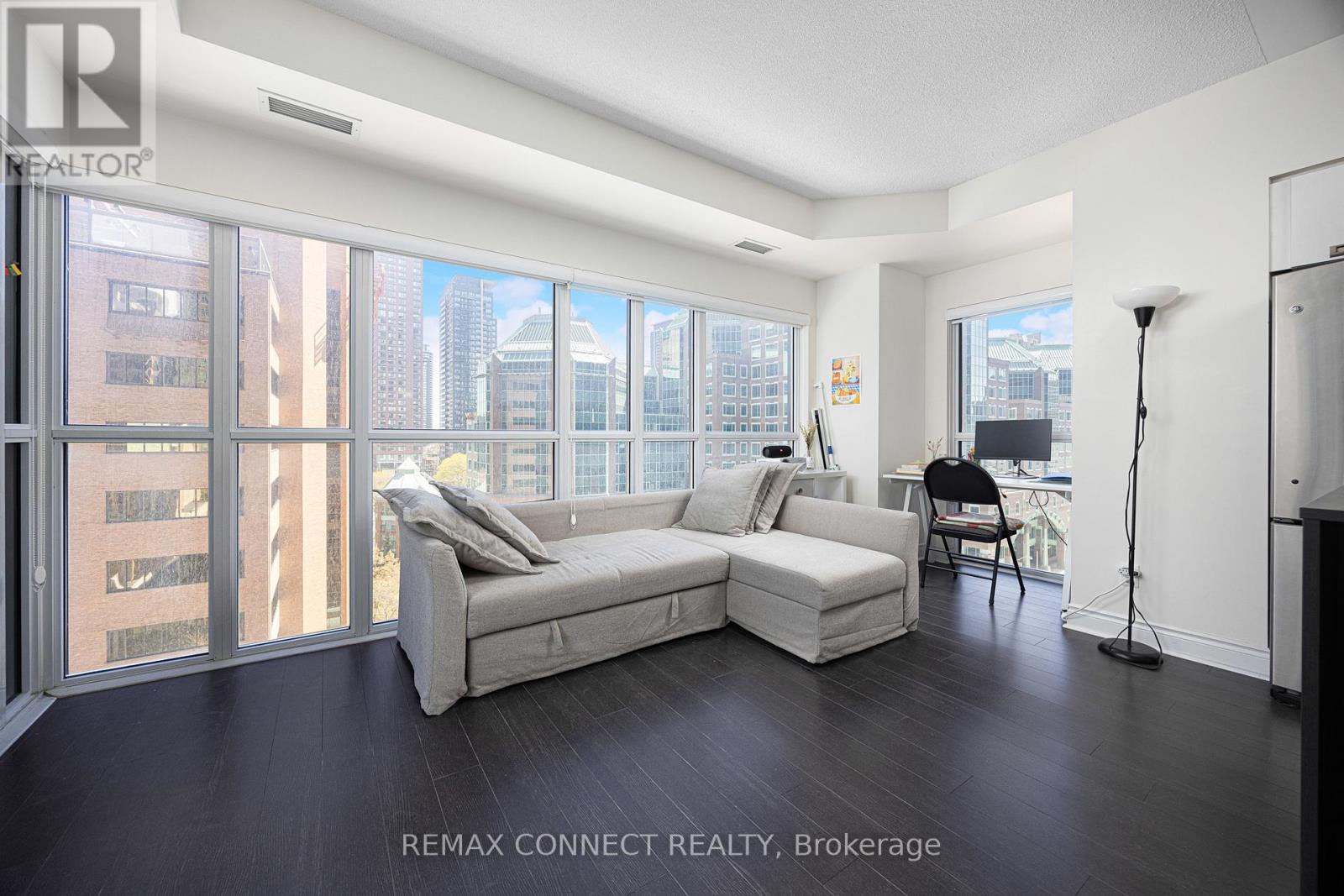 1012 - 28 Ted Rogers Way, Toronto, Ontario  M4Y 2J4 - Photo 6 - C13048596