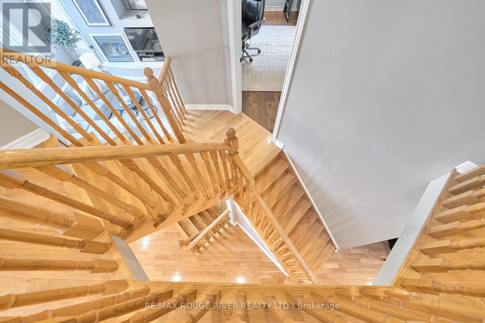 51 Vineyard Avenue, Whitby, Ontario  L1P 1X9 - Photo 33 - E13048482