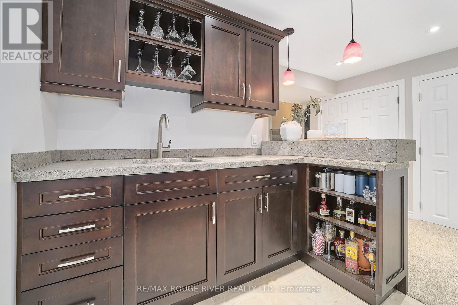 51 Vineyard Avenue, Whitby, Ontario  L1P 1X9 - Photo 34 - E13048482