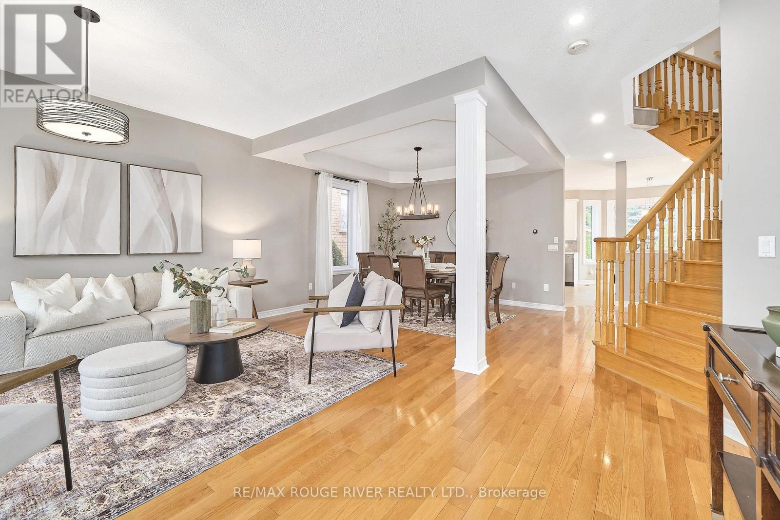 51 Vineyard Avenue, Whitby, Ontario  L1P 1X9 - Photo 5 - E13048482