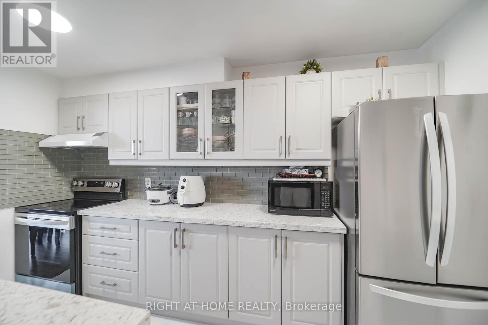 1611 - 1 Massey Square, Toronto (Crescent Town), Ontario  M4C 5L4 - Photo 24 - E13048516