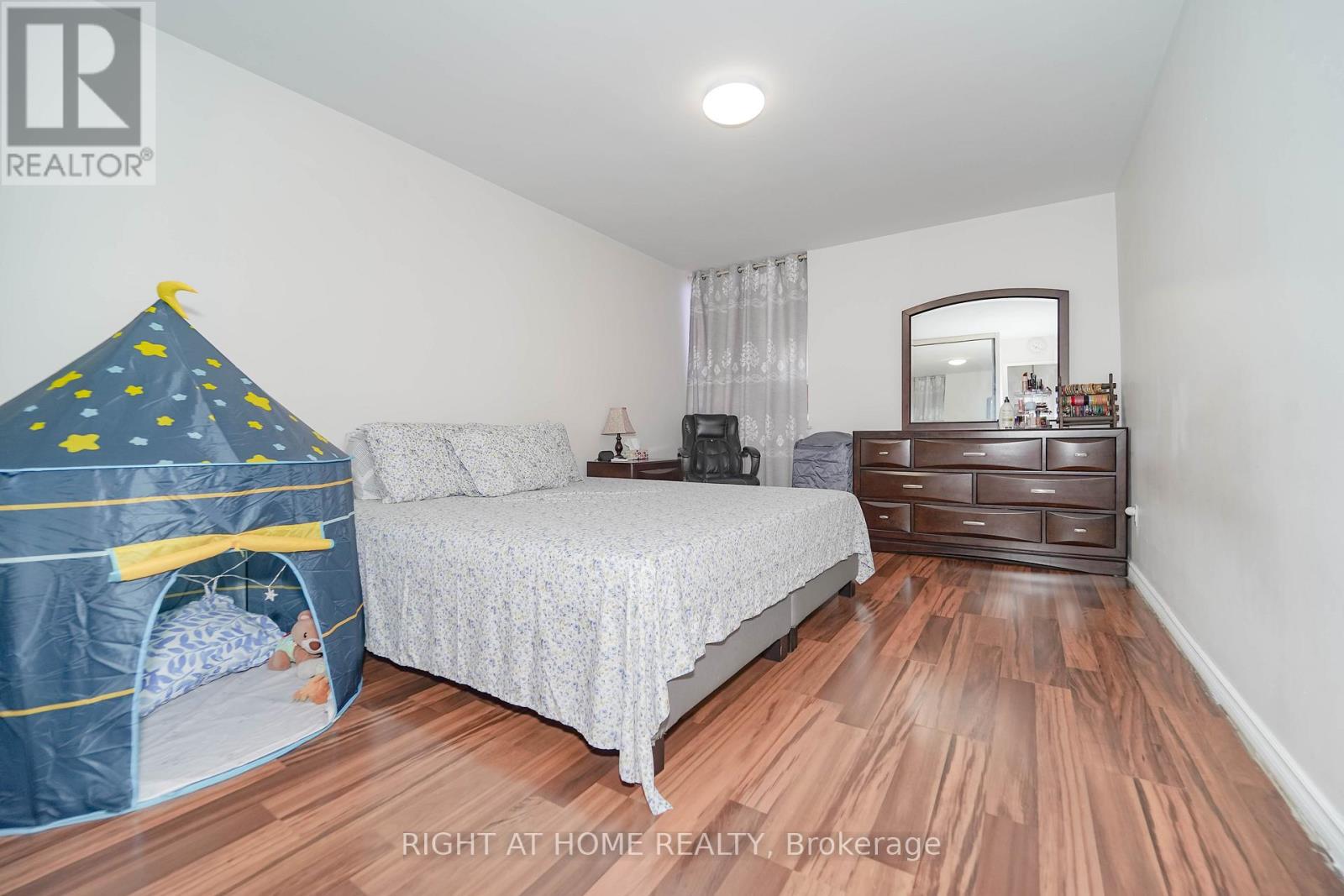 1611 - 1 Massey Square, Toronto (Crescent Town), Ontario  M4C 5L4 - Photo 28 - E13048516