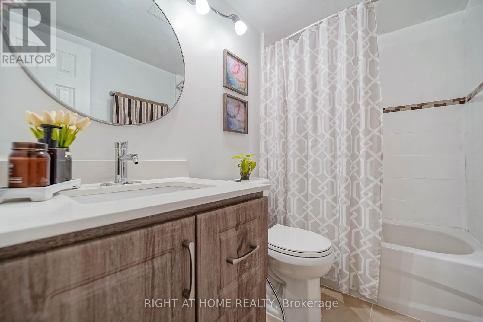 1611 - 1 Massey Square, Toronto (Crescent Town), Ontario  M4C 5L4 - Photo 31 - E13048516