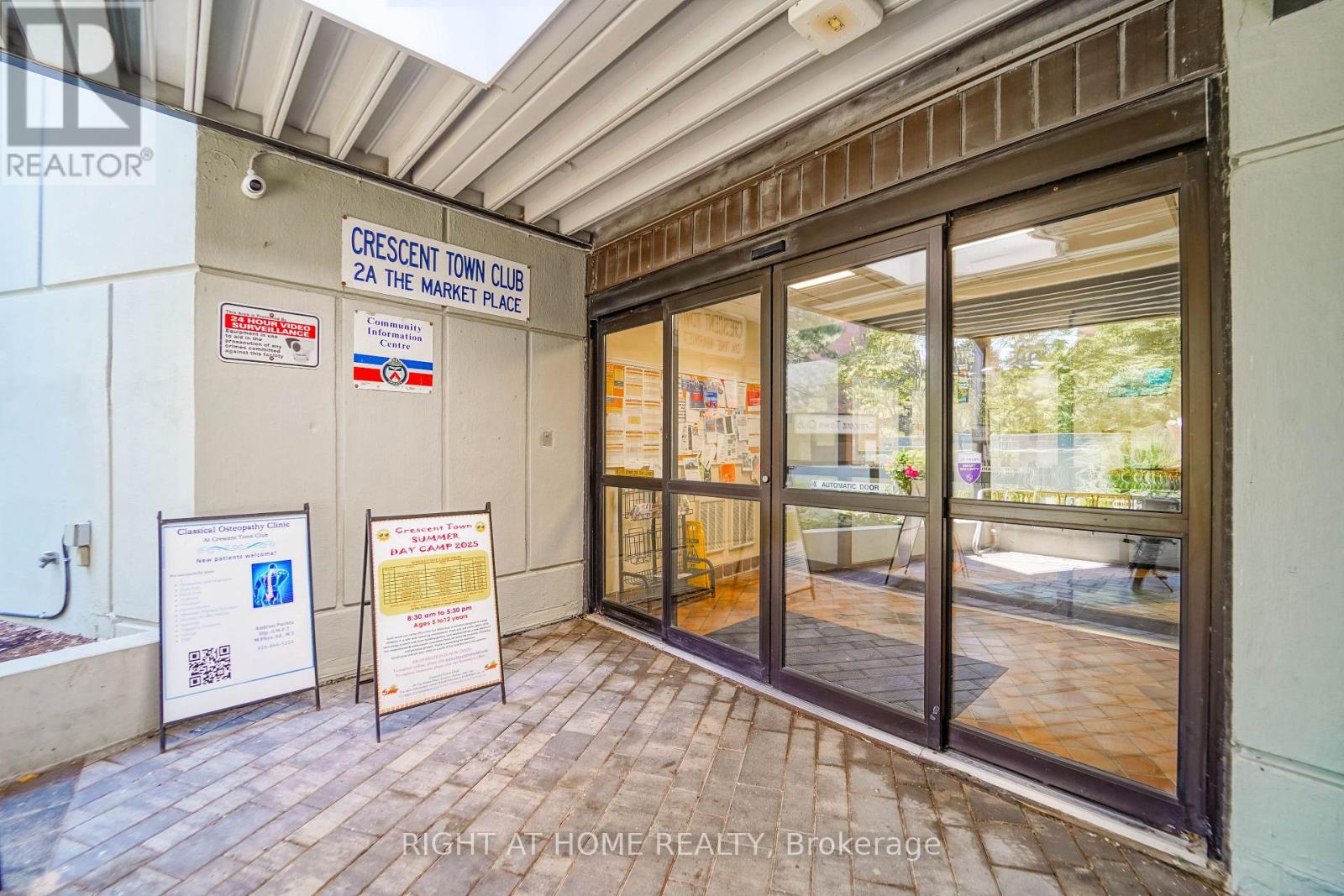 1611 - 1 Massey Square, Toronto (Crescent Town), Ontario  M4C 5L4 - Photo 42 - E13048516