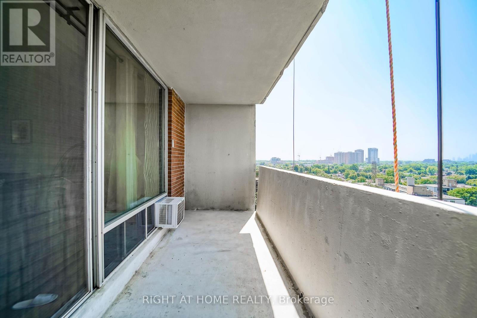 1611 - 1 Massey Square, Toronto (Crescent Town), Ontario  M4C 5L4 - Photo 45 - E13048516