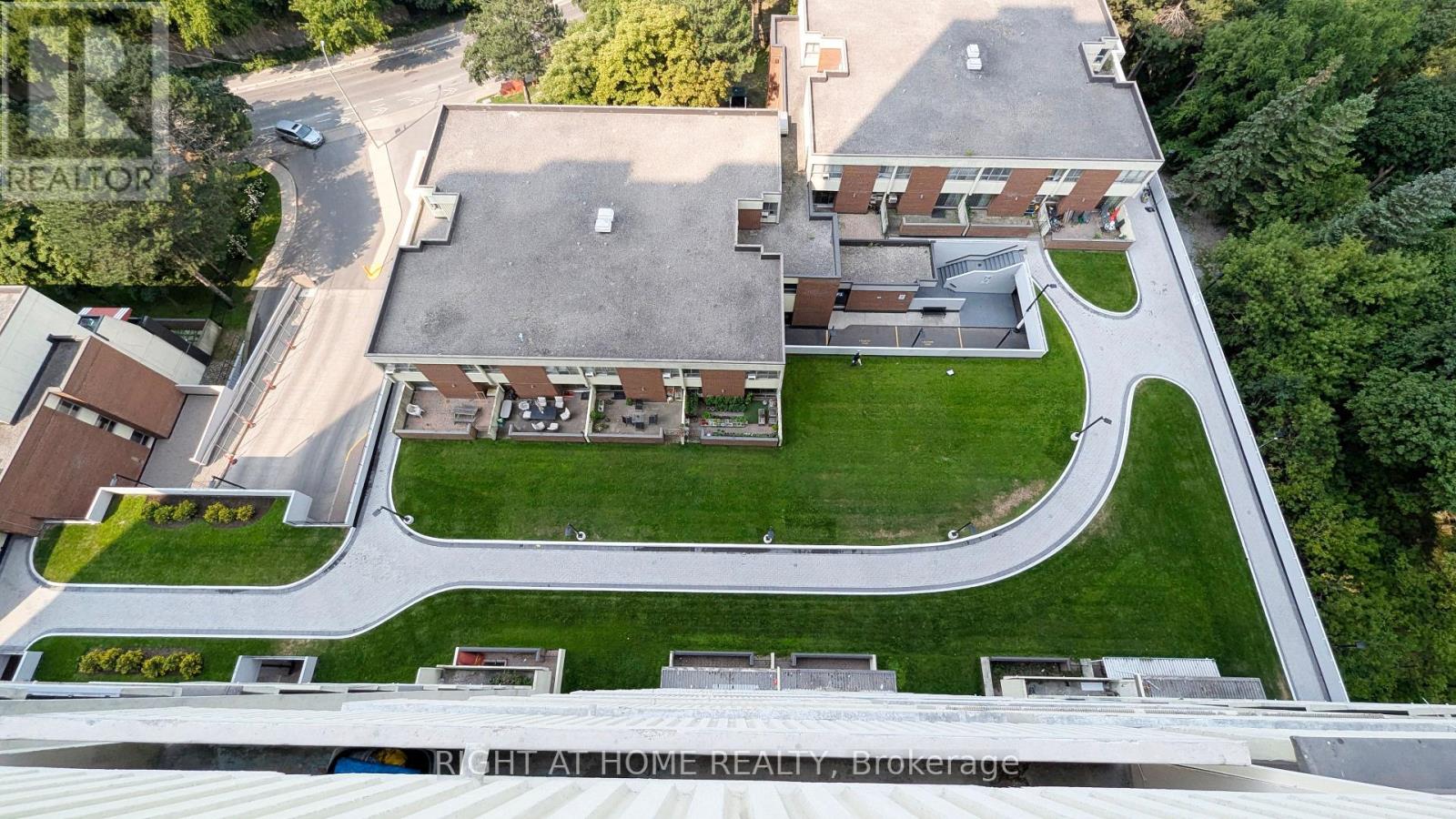 1611 - 1 Massey Square, Toronto (Crescent Town), Ontario  M4C 5L4 - Photo 48 - E13048516