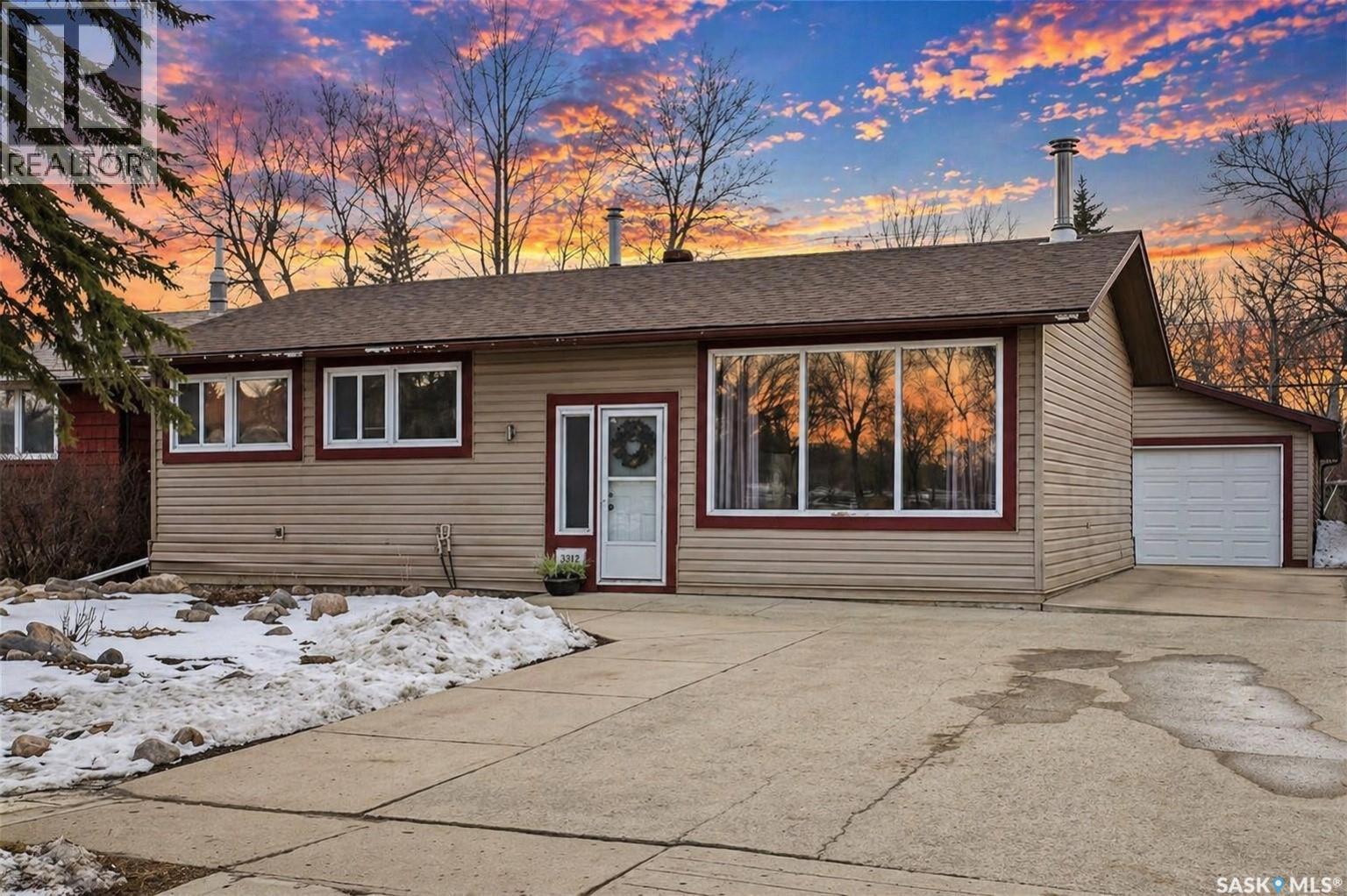 3312 Grant ROAD, Regina, Saskatchewan