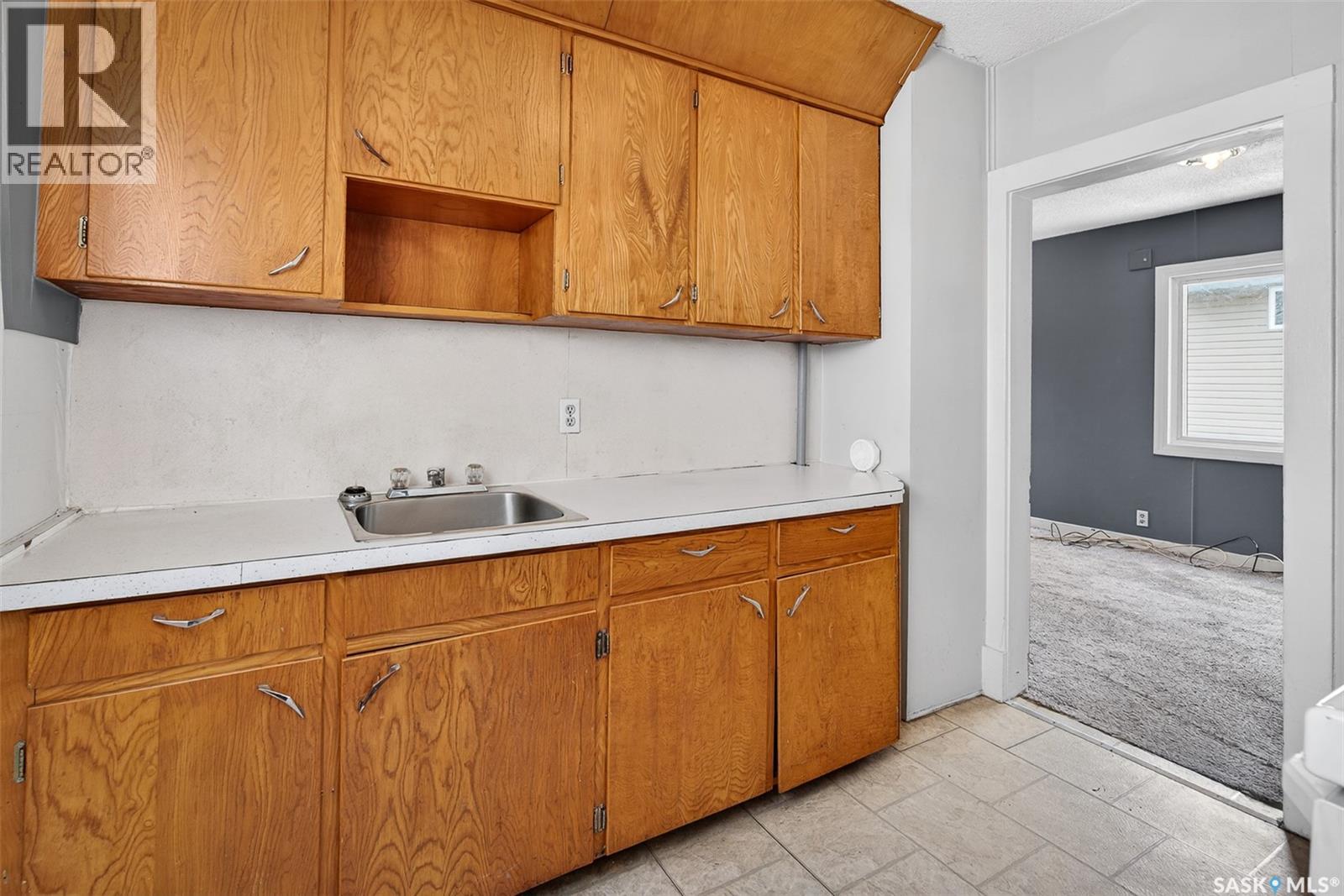 1042 Fairford Street E, Moose Jaw, Saskatchewan  S6H 0G6 - Photo 10 - SK034005