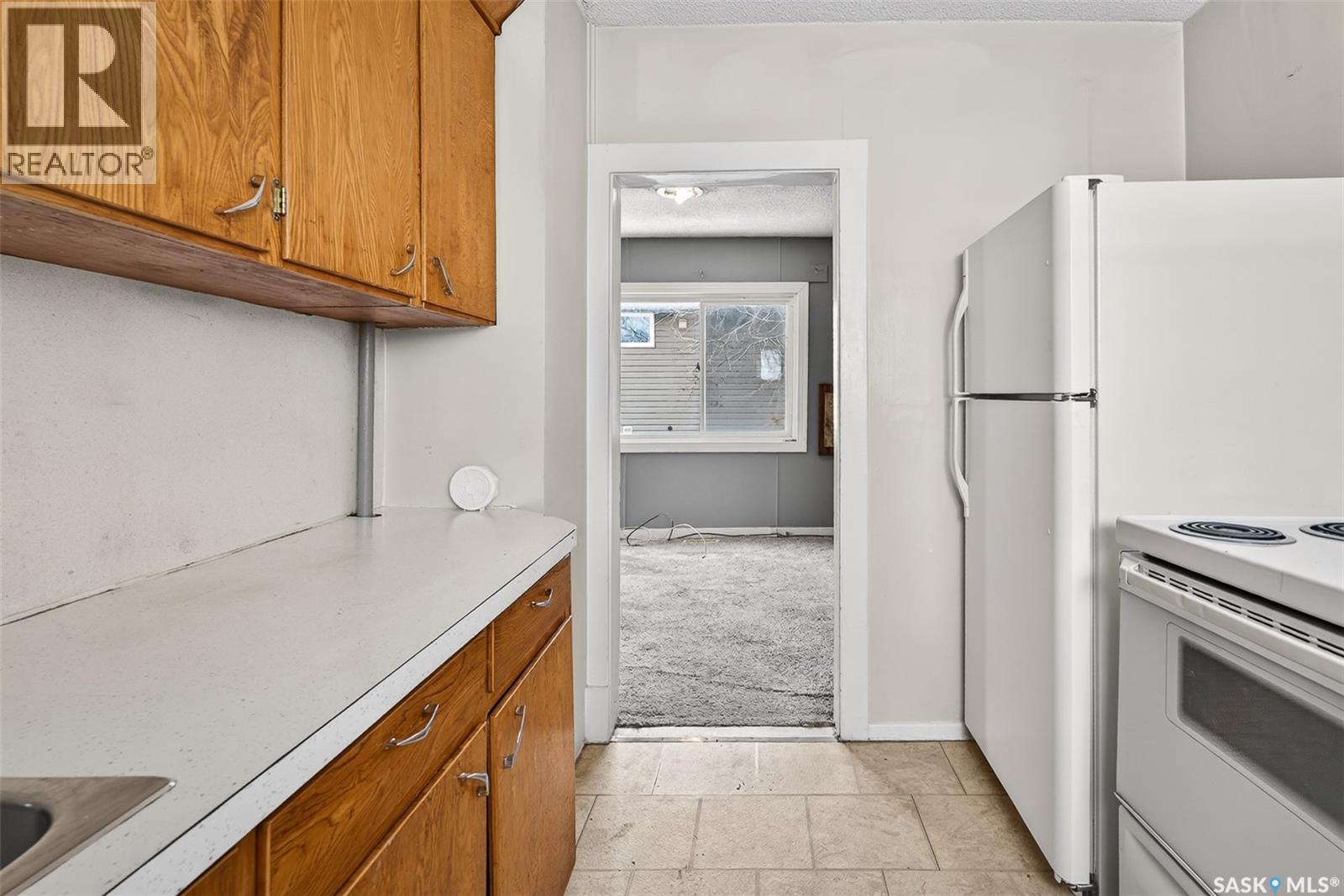 1042 Fairford Street E, Moose Jaw, Saskatchewan  S6H 0G6 - Photo 11 - SK034005