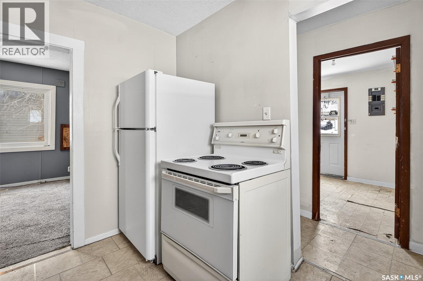 1042 Fairford Street E, Moose Jaw, Saskatchewan  S6H 0G6 - Photo 12 - SK034005