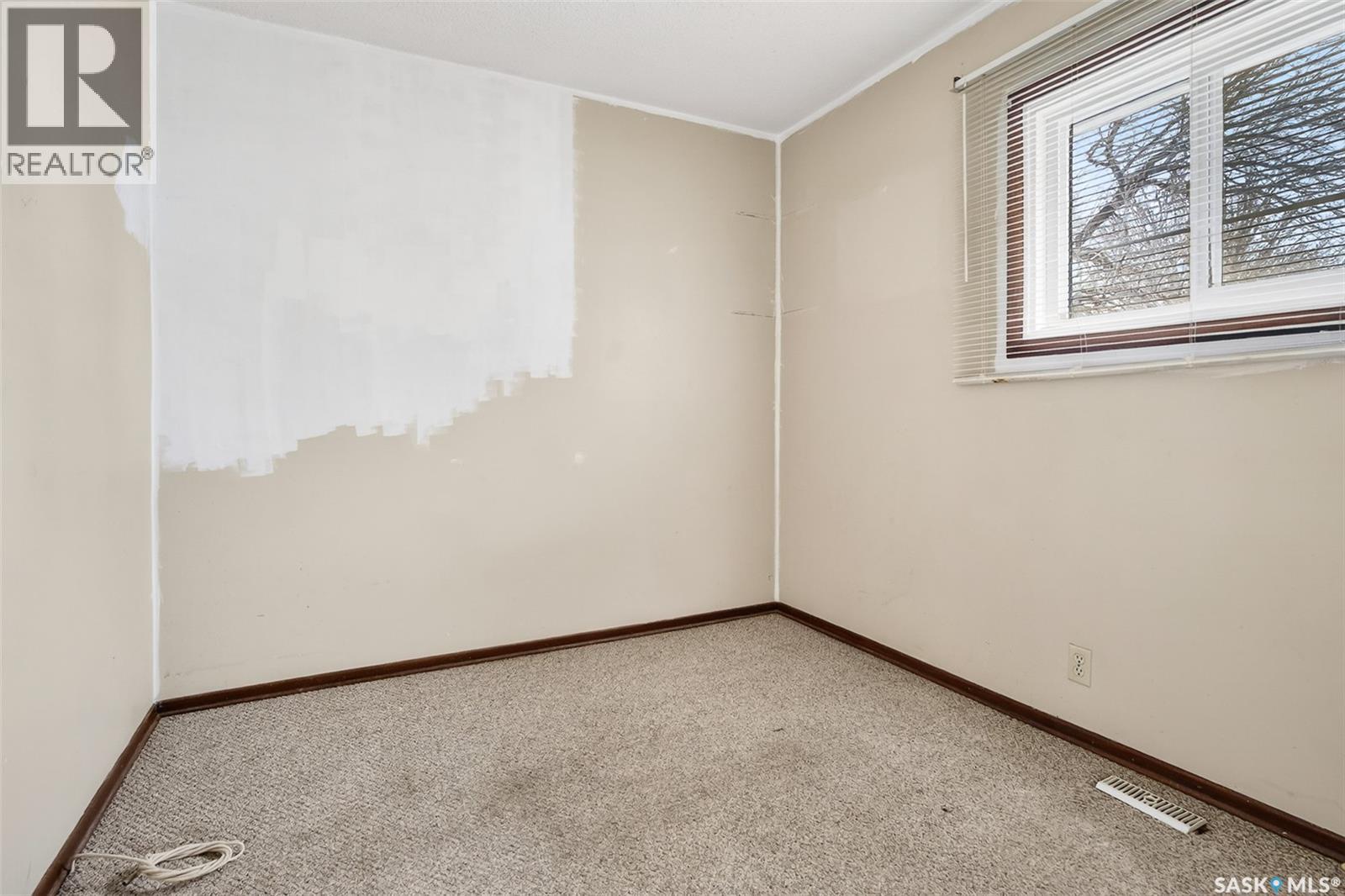 1042 Fairford Street E, Moose Jaw, Saskatchewan  S6H 0G6 - Photo 13 - SK034005