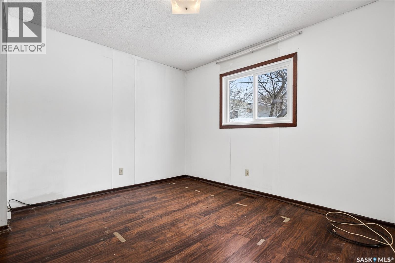 1042 Fairford Street E, Moose Jaw, Saskatchewan  S6H 0G6 - Photo 17 - SK034005