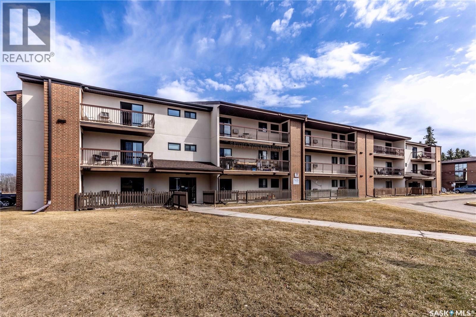 208 211 Tait PLACE, Saskatoon, Saskatchewan