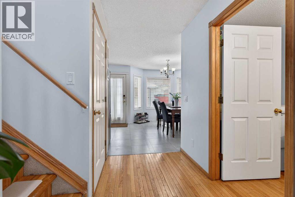 14 Hidden Ranch Hill Nw, Calgary, Alberta  T3A 5X6 - Photo 11 - A2298503