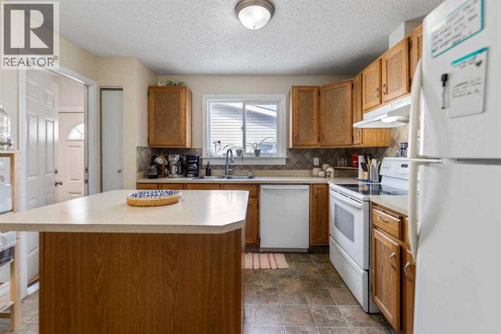 1607 Summerfield Boulevard, Airdrie, Alberta  T4B 1C7 - Photo 10 - A2298643