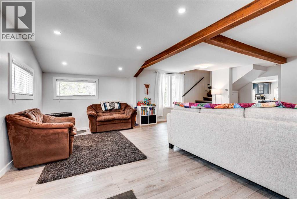 813 8 Avenue Ne, Three Hills, Alberta  T0M 2A0 - Photo 5 - A2301317