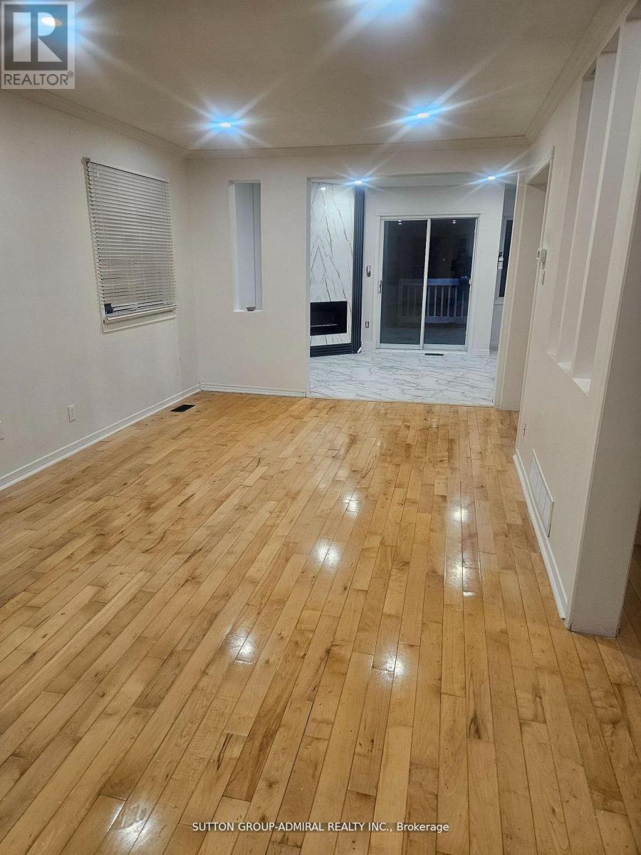 Main & Second Floor - 32 Magani Drive, Bradford West Gwillimbury (Bradford), Ontario  L3Z 2S7 - Photo 2 - N13048412