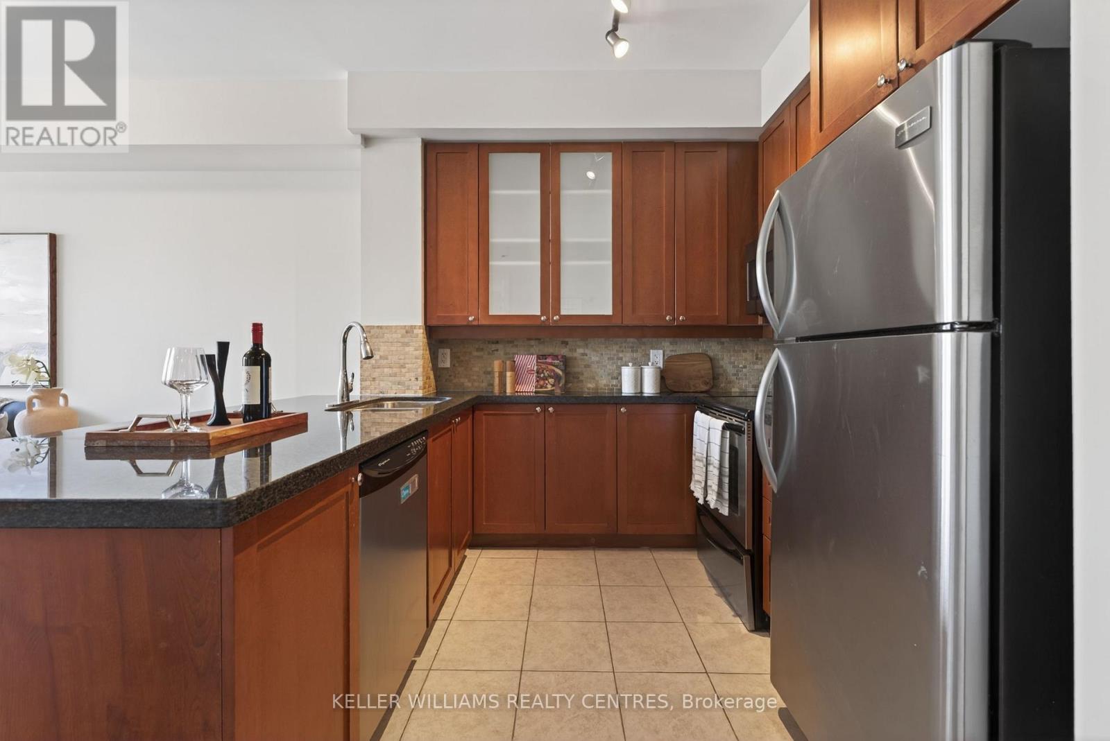 304 - 57 Upper Duke Crescent, Markham, Ontario  L6G 0B9 - Photo 13 - N13048476