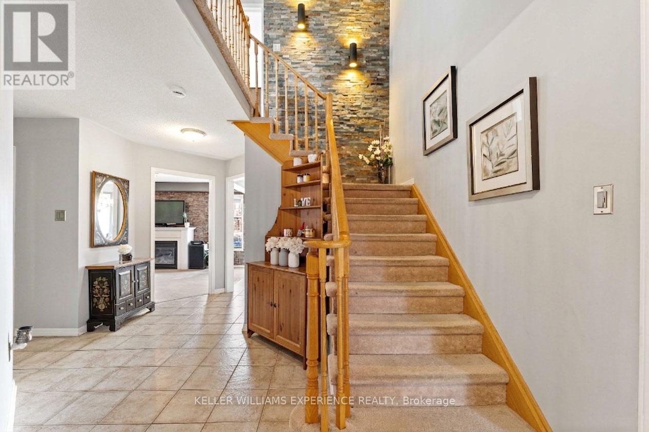 39 Stonemount Crescent, Essa, Ontario  L3W 0C5 - Photo 8 - N13048552