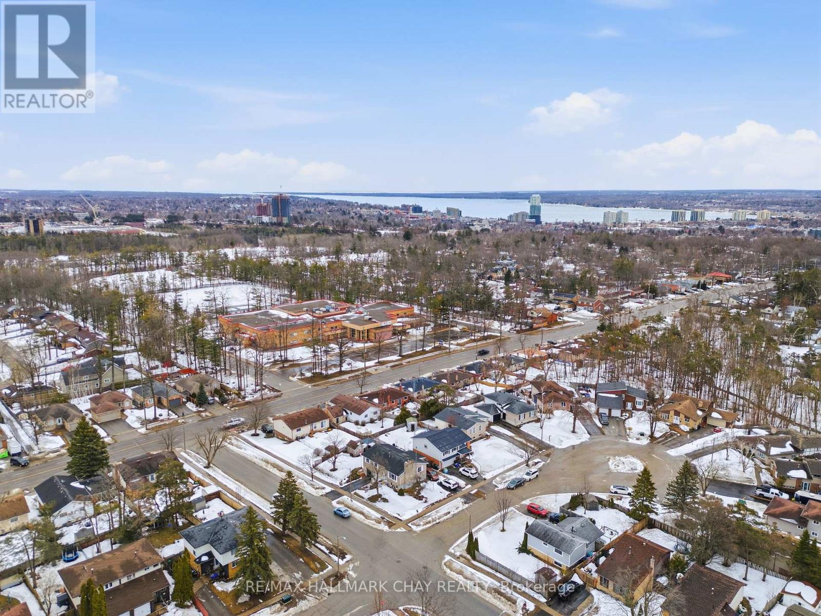 5 Austen Lane, Barrie, Ontario  L4N 4V5 - Photo 34 - S13048392