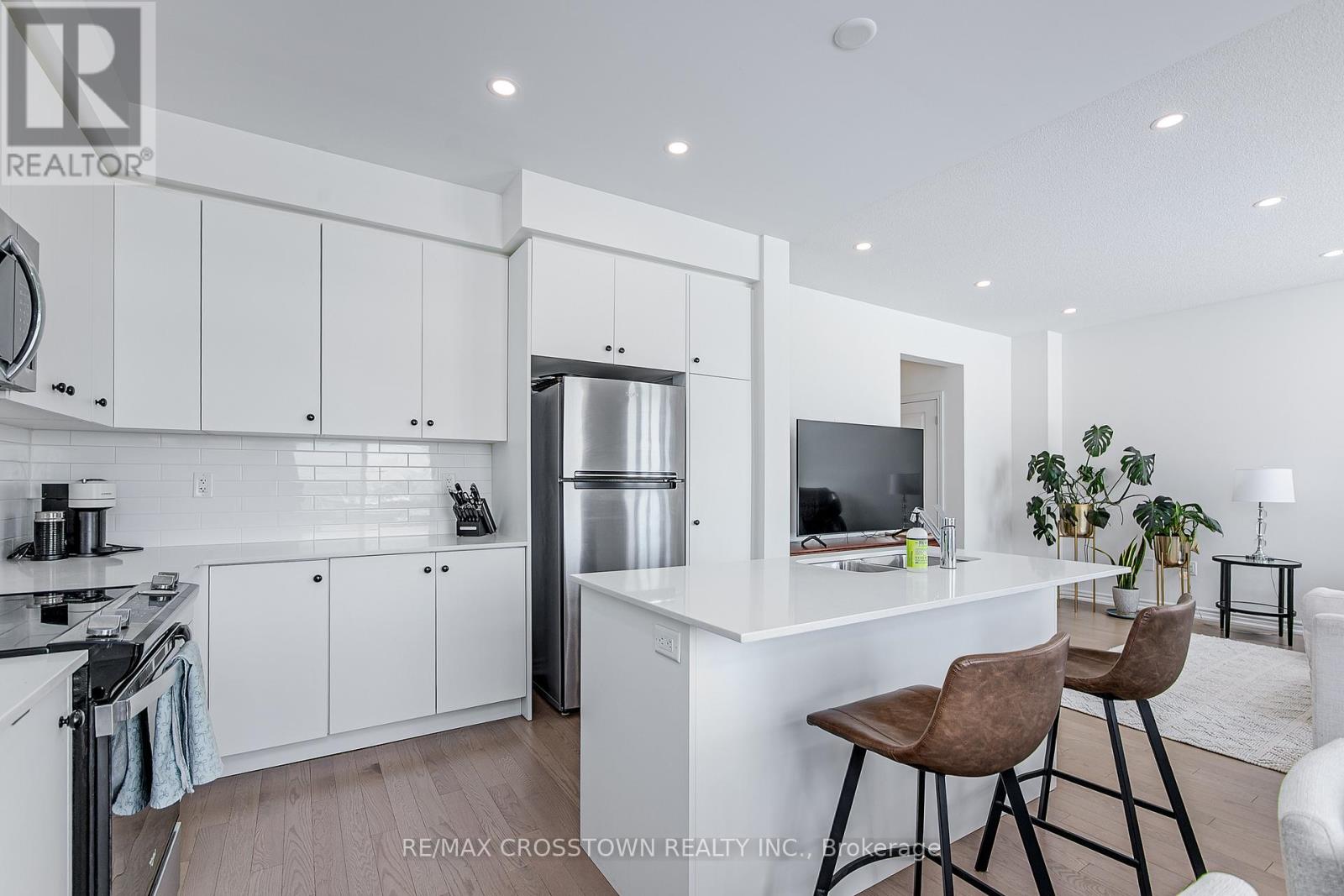 10 Greer Street, Barrie, Ontario  L4N 8M4 - Photo 12 - S13048436