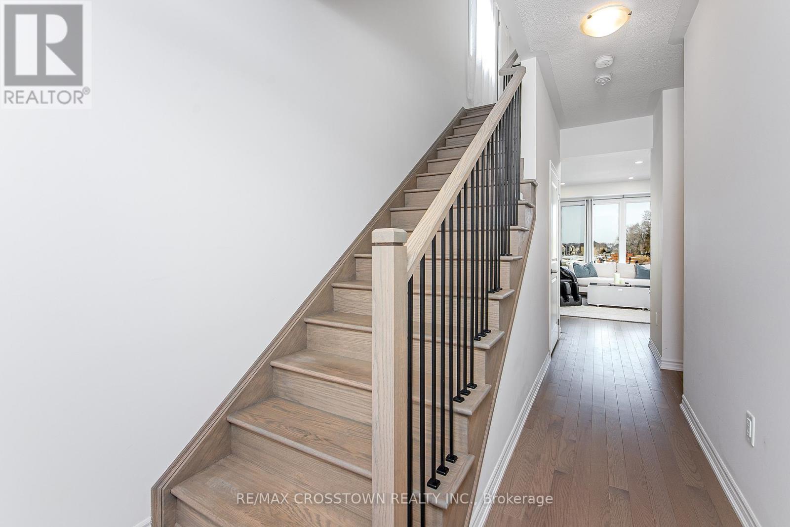 10 Greer Street, Barrie, Ontario  L4N 8M4 - Photo 4 - S13048436