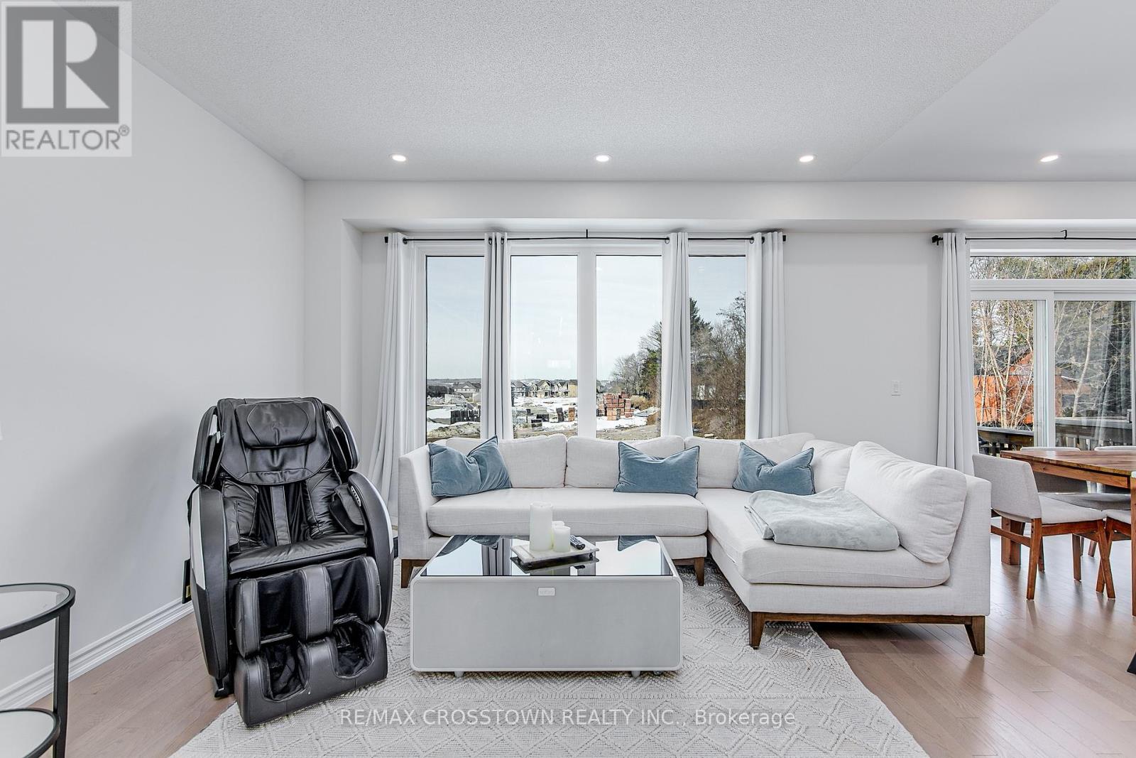 10 Greer Street, Barrie, Ontario  L4N 8M4 - Photo 5 - S13048436