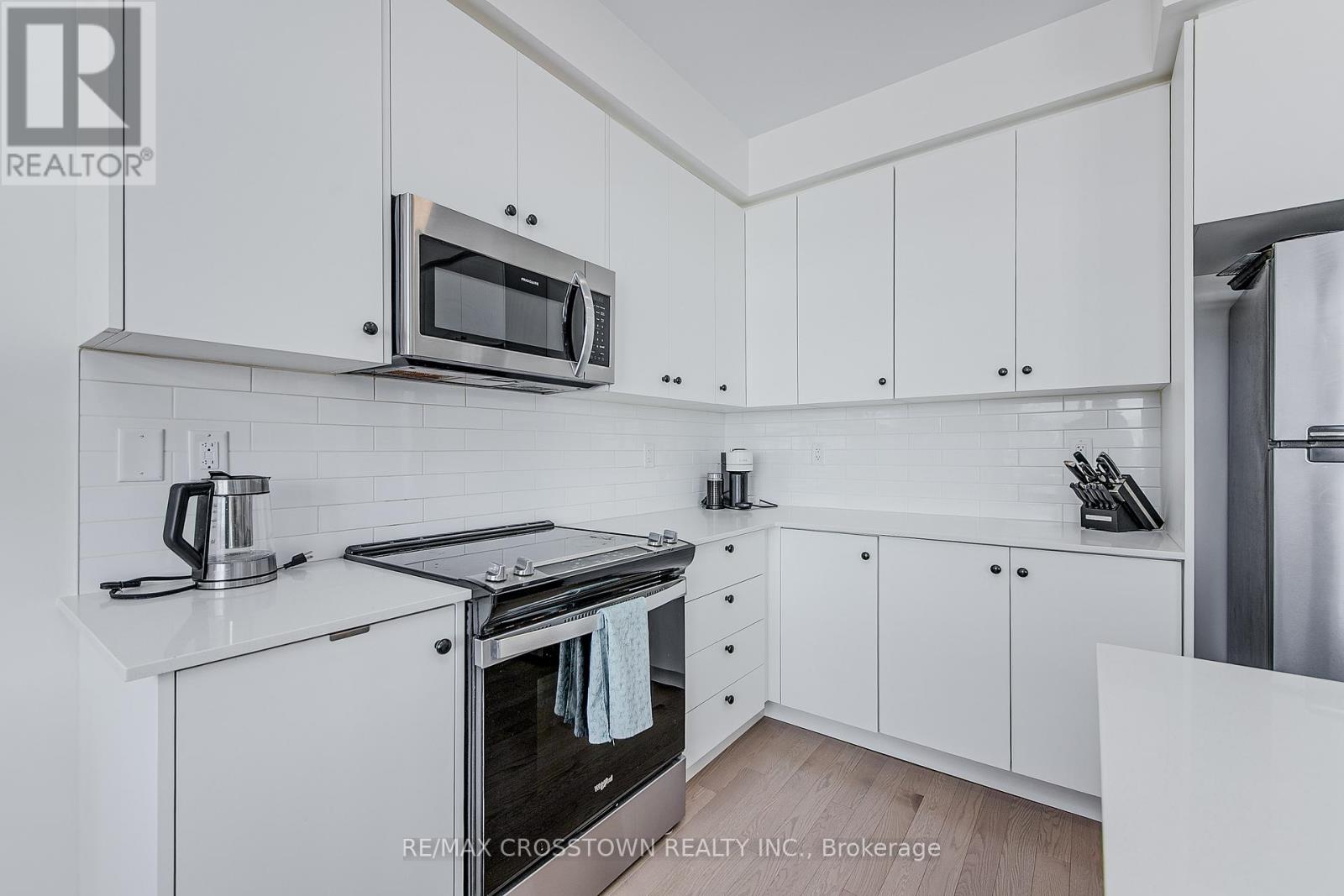 10 Greer Street, Barrie, Ontario  L4N 8M4 - Photo 9 - S13048436