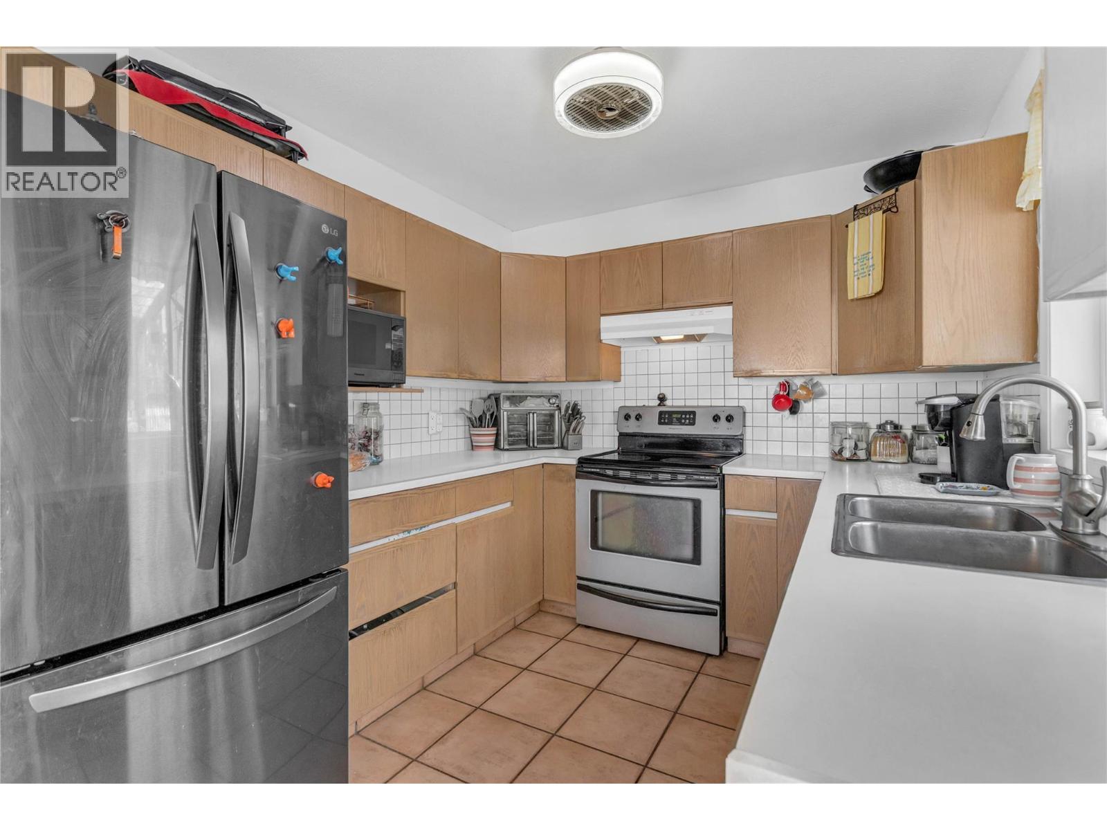 6034 Garraway Place, Peachland, British Columbia  V0H 1X4 - Photo 12 - 10380391