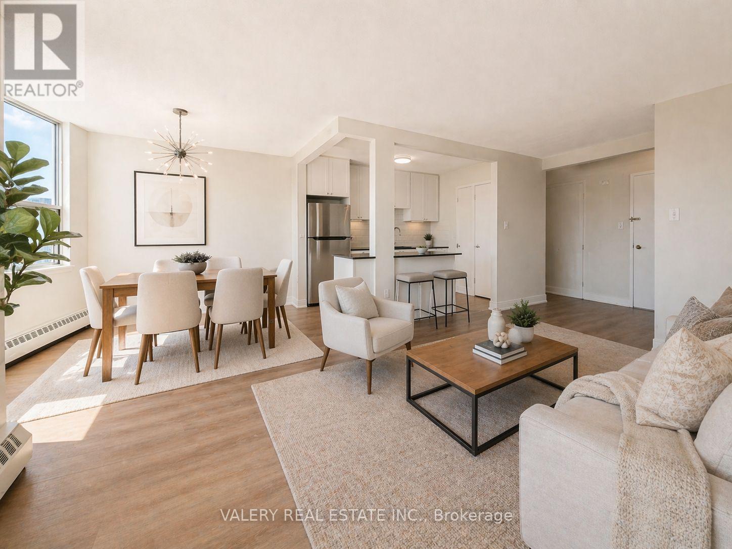 805 - 75 Eastdale Avenue, Toronto, Ontario  M4C 5N3 - Photo 4 - E13047398