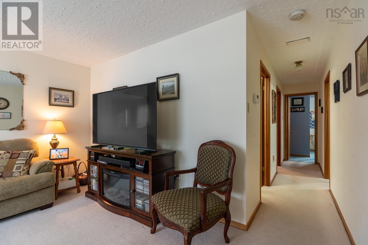 145 Poplar Drive, Cole Harbour, Nova Scotia  B2W 2K7 - Photo 5 - 202608727