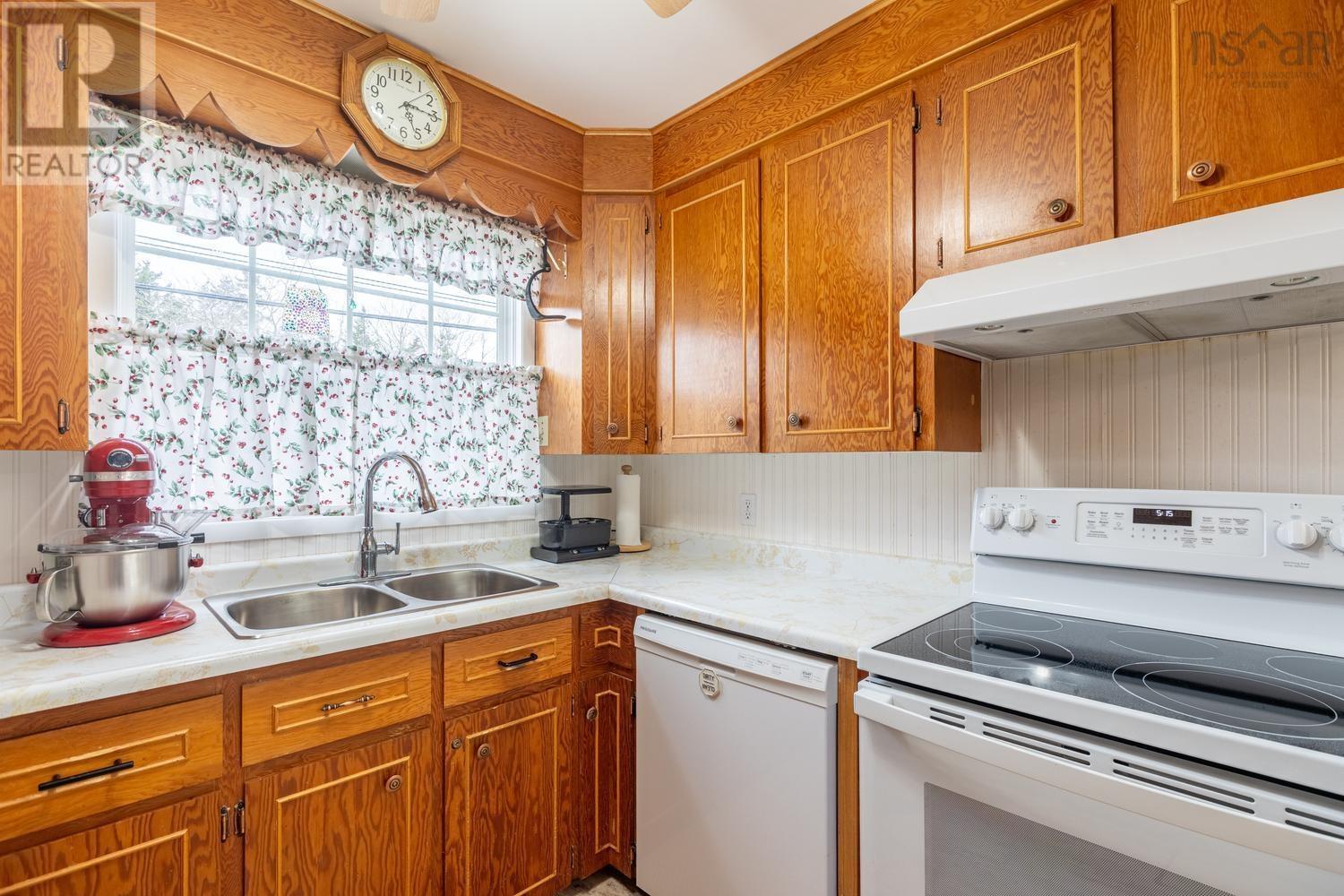 145 Poplar Drive, Cole Harbour, Nova Scotia  B2W 2K7 - Photo 6 - 202608727