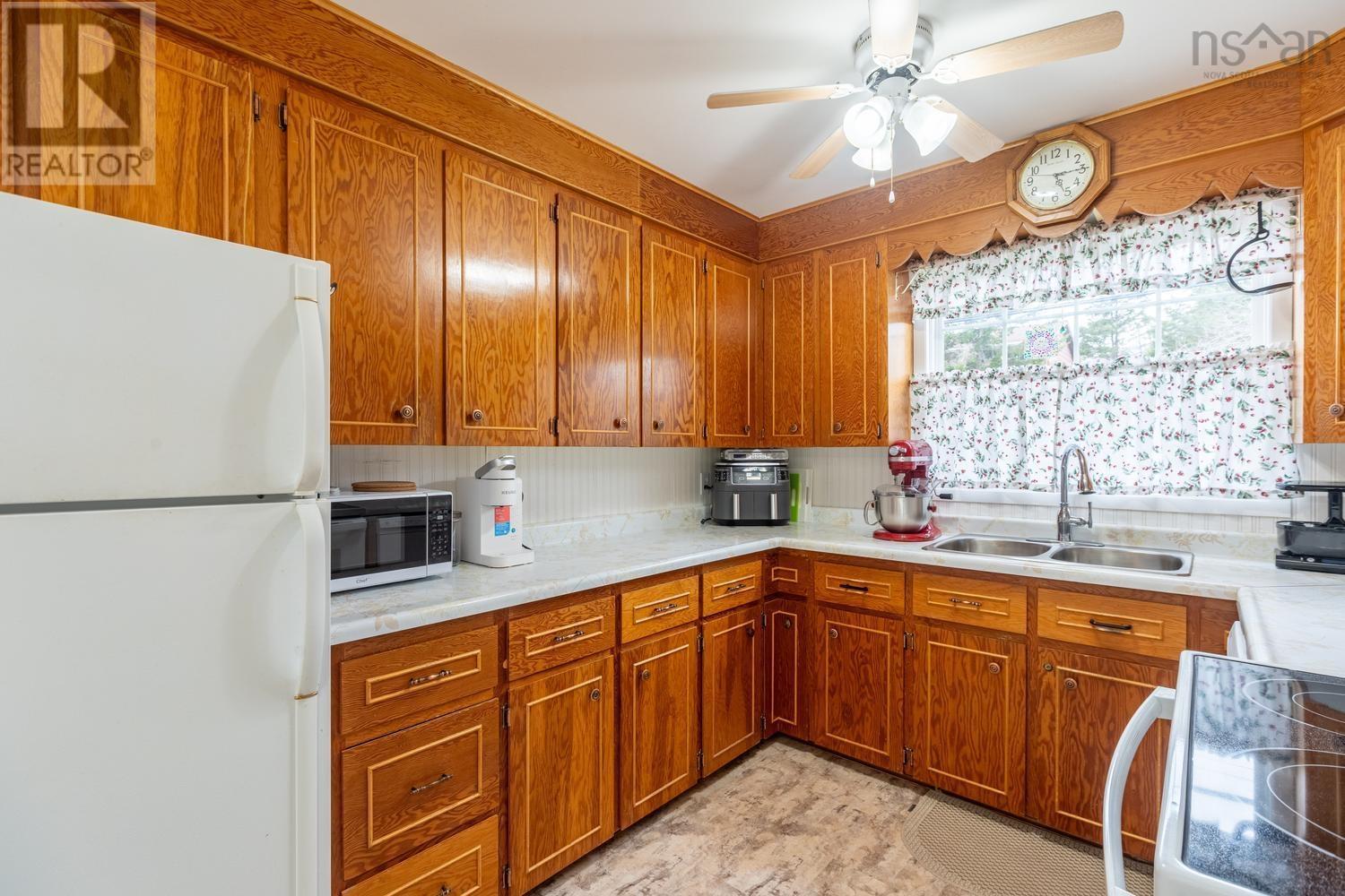 145 Poplar Drive, Cole Harbour, Nova Scotia  B2W 2K7 - Photo 7 - 202608727