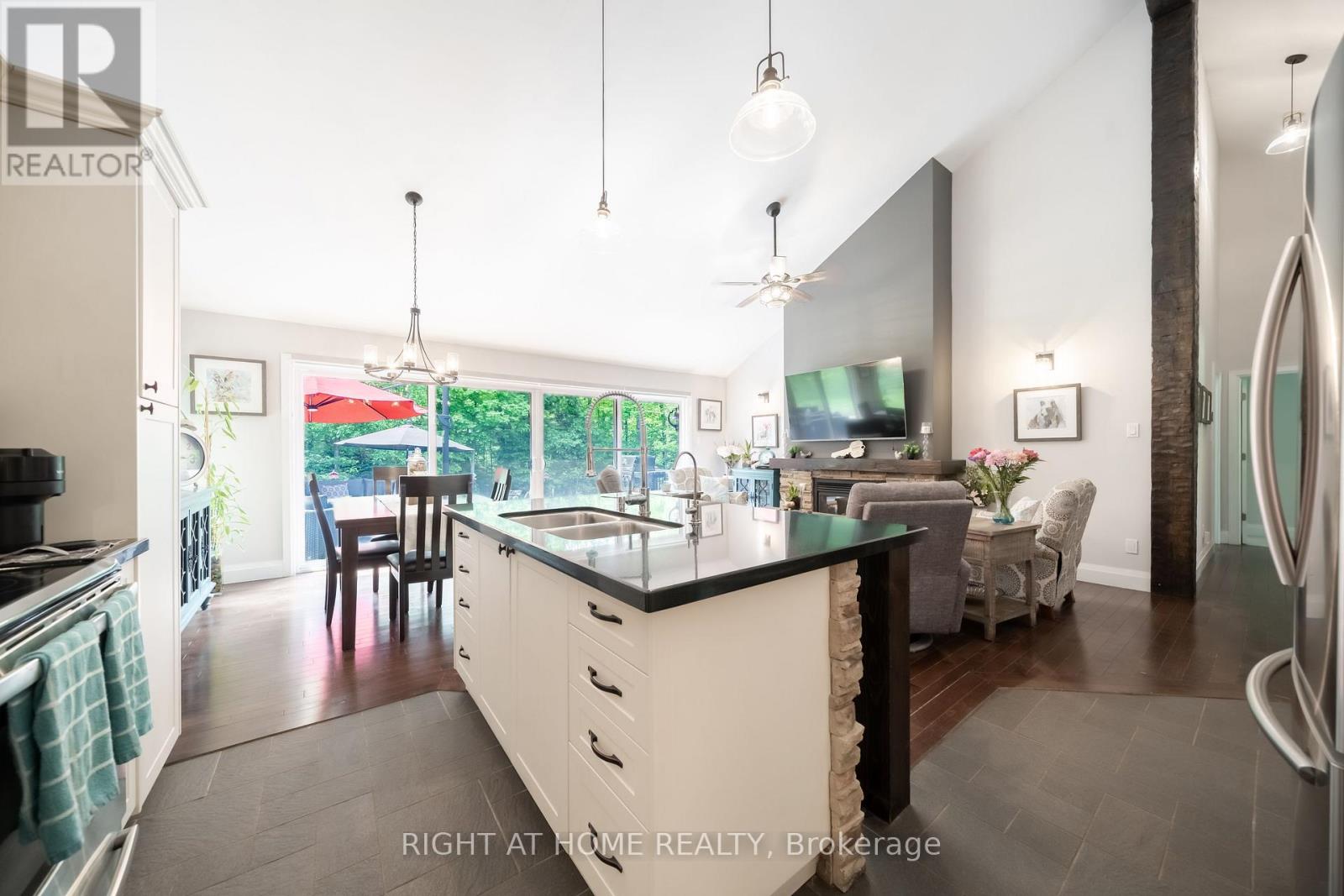 12028 Highway 118 Highway, Dysart Et Al, Ontario  K0M 1S0 - Photo 18 - X12422903